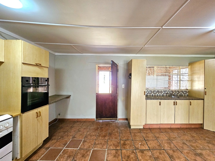 6 Bedroom Property for Sale in Bloemfontein Rural Free State